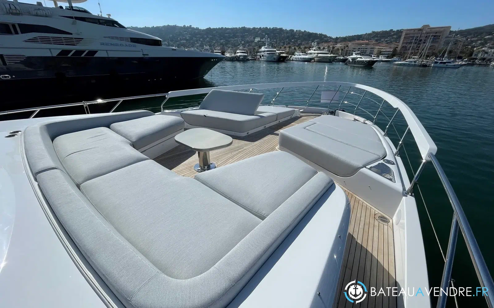 slider 2 Azimut S8