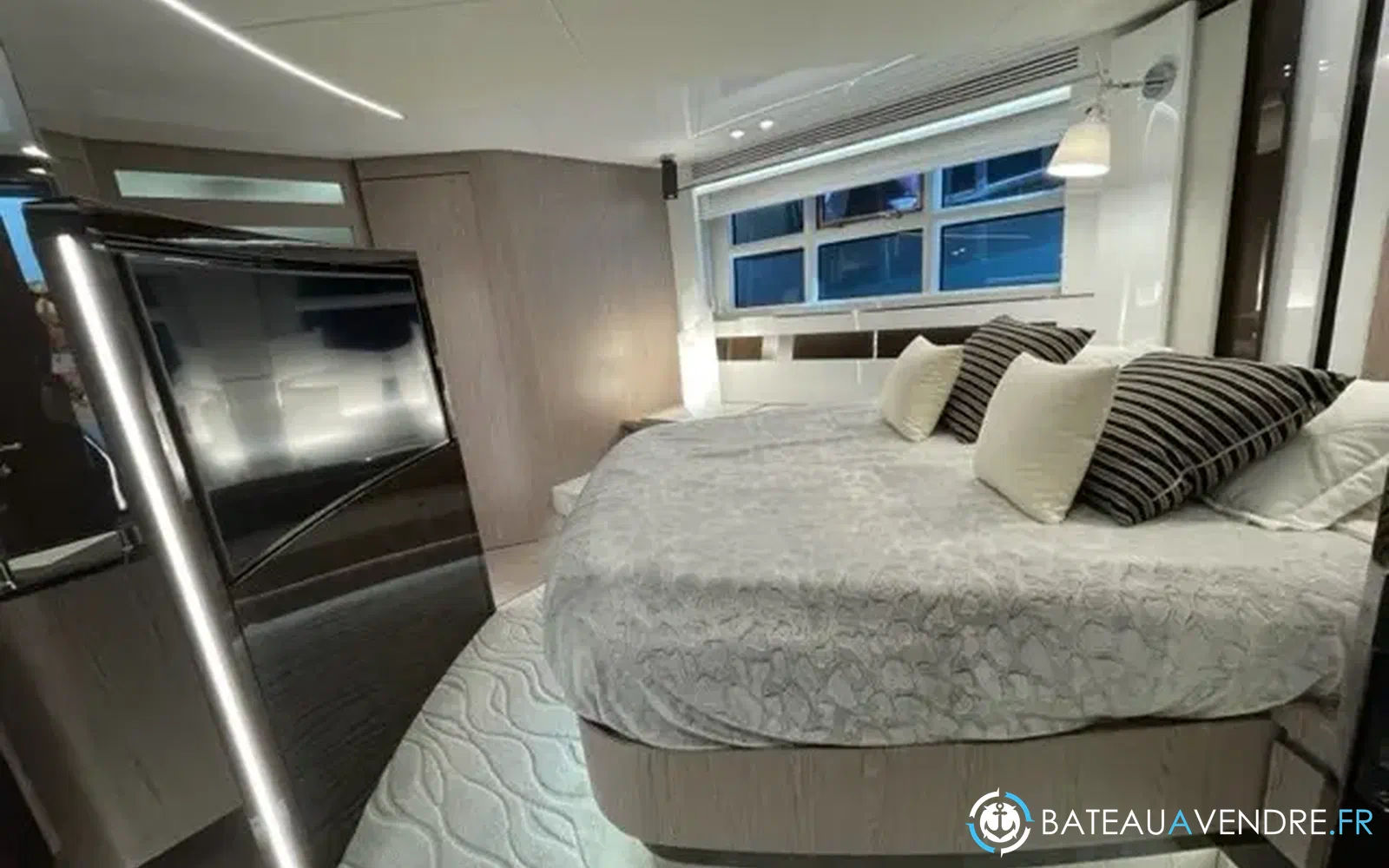 slider 9 Azimut S7