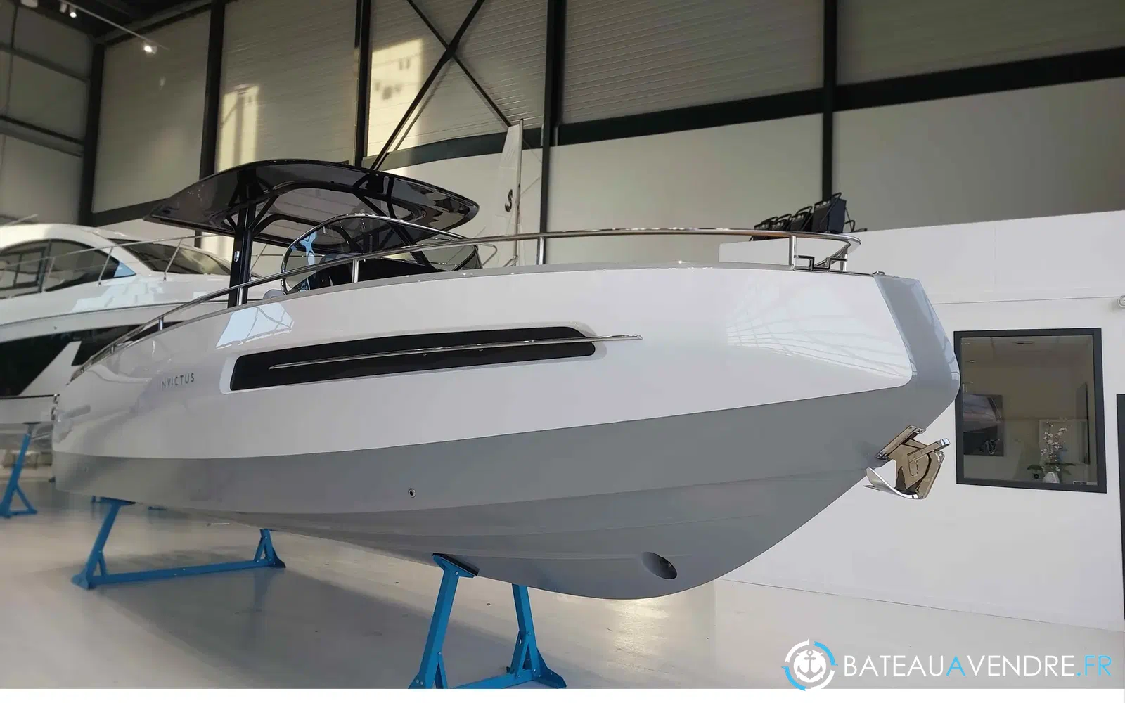 slider 2 Invictus 280 TTS