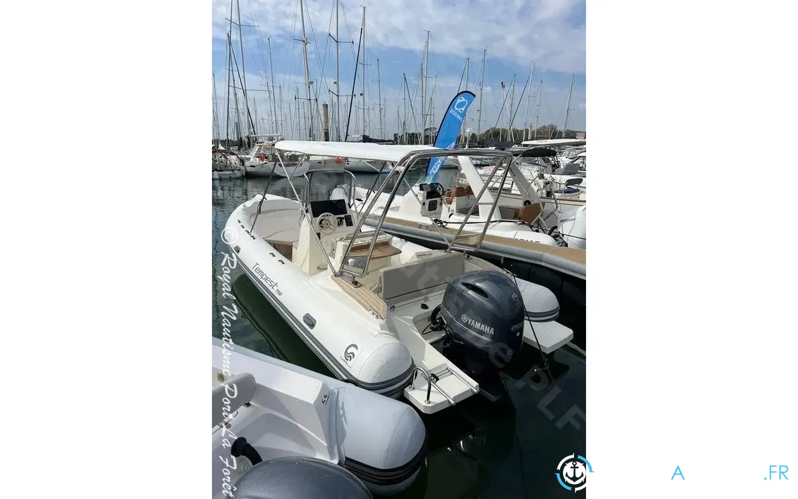slider 3 Capelli Tempest 700 Open