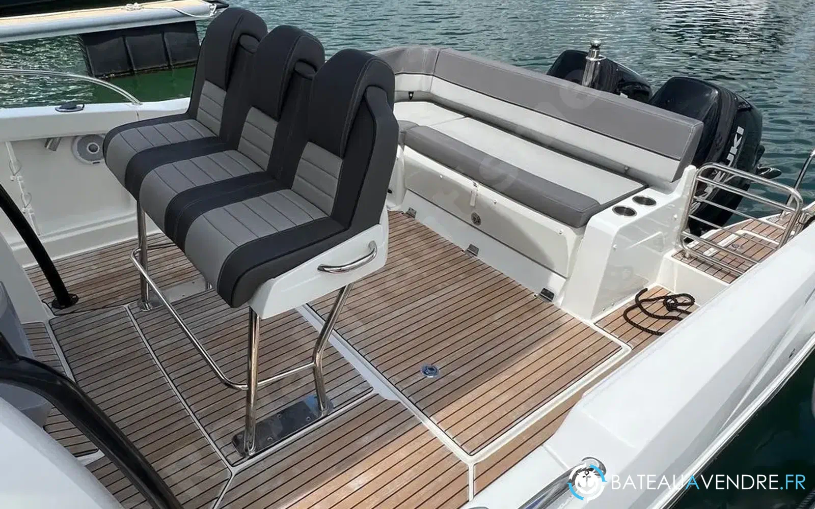 slider 6 Jeanneau Cap Camarat 9.0 CC