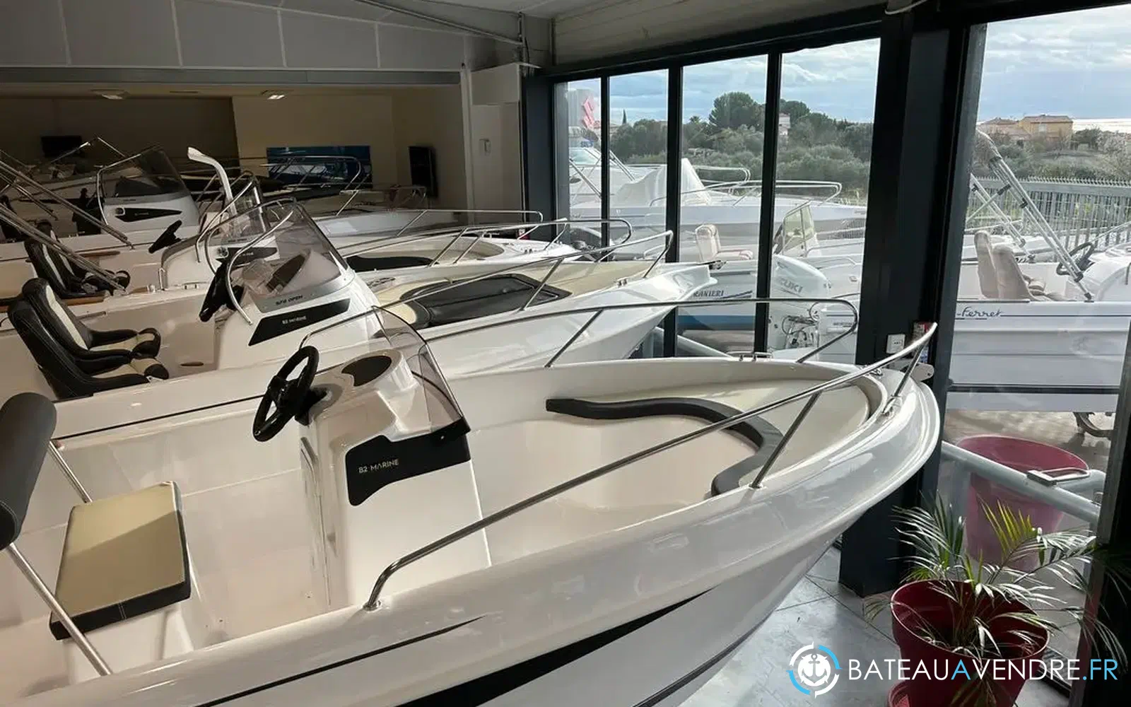slider 2 B2 Marine Cap Ferret 155 Fishing
