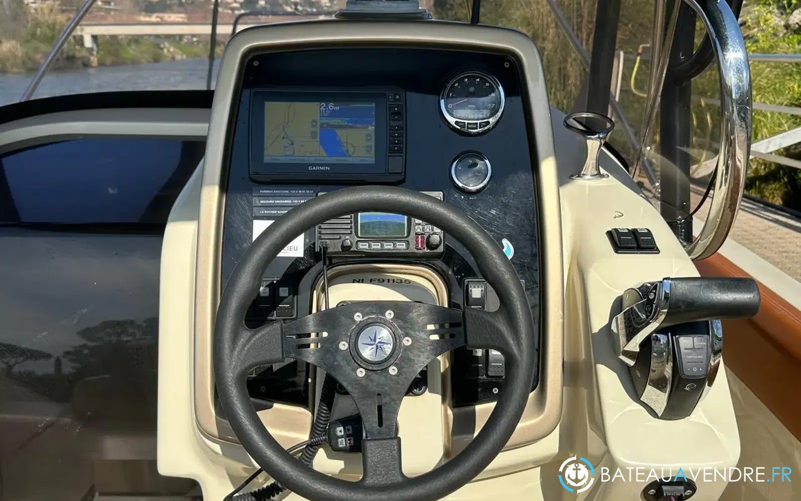 slider 11 Invictus 270 FX