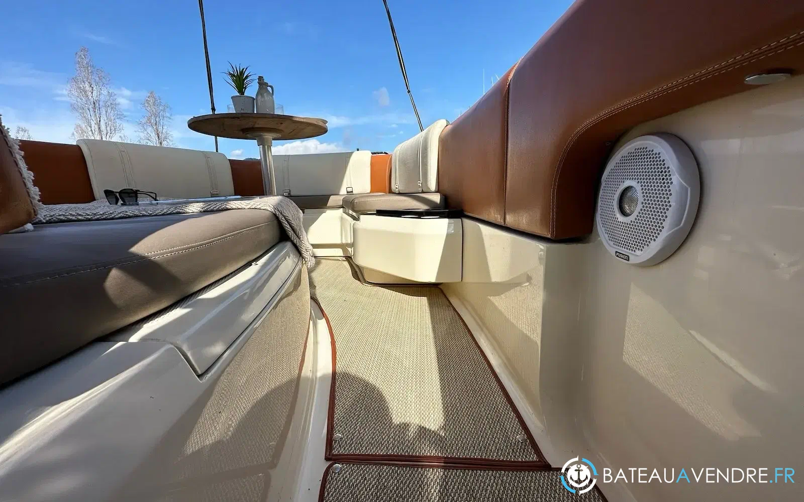 slider 13 Invictus 270 FX