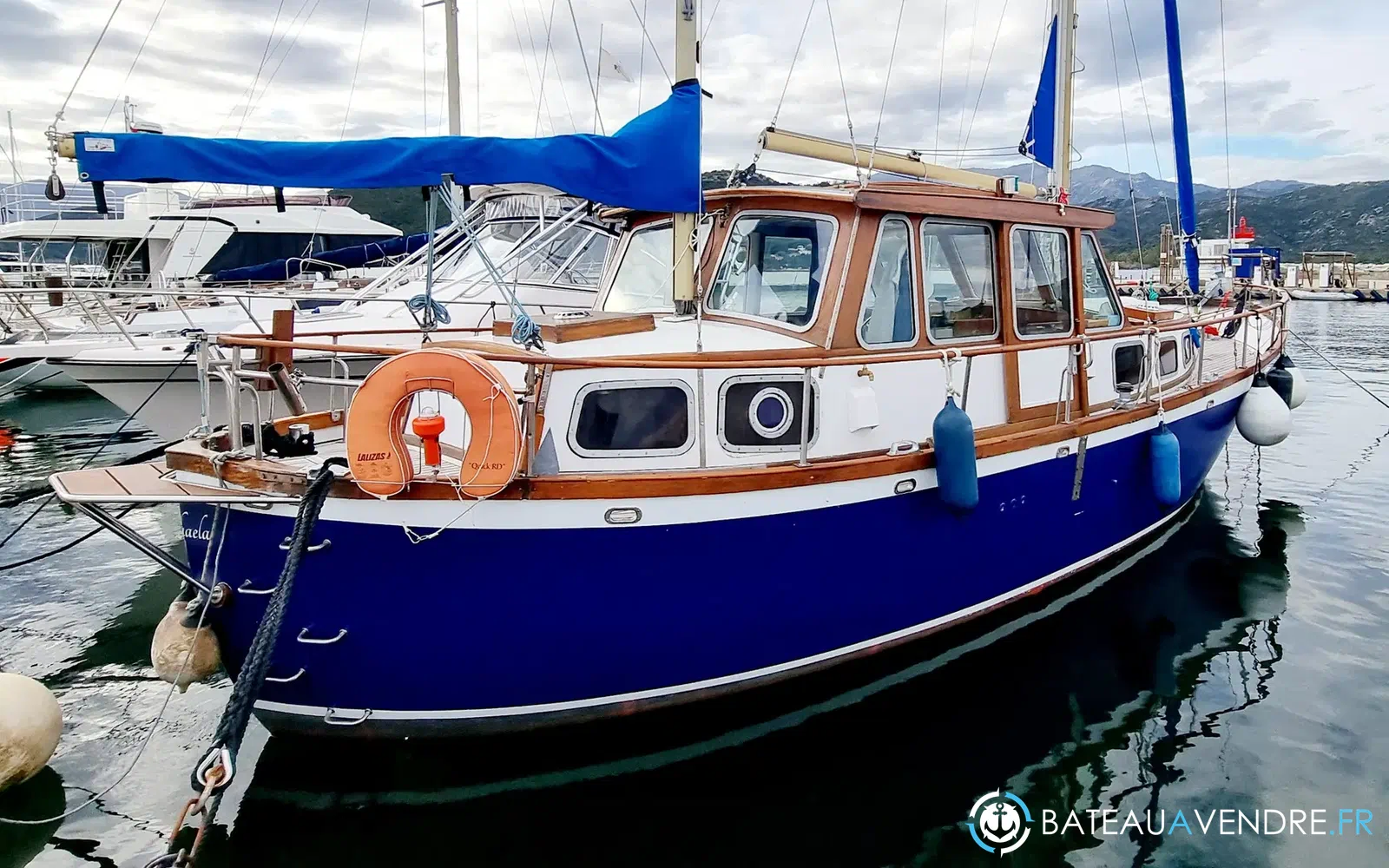 slider 1 Siltala Yachts Nauticat 33