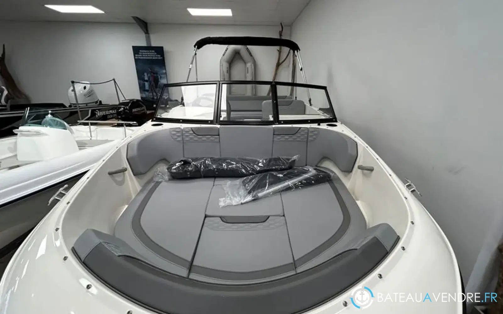 slider 2 Bayliner Element M19