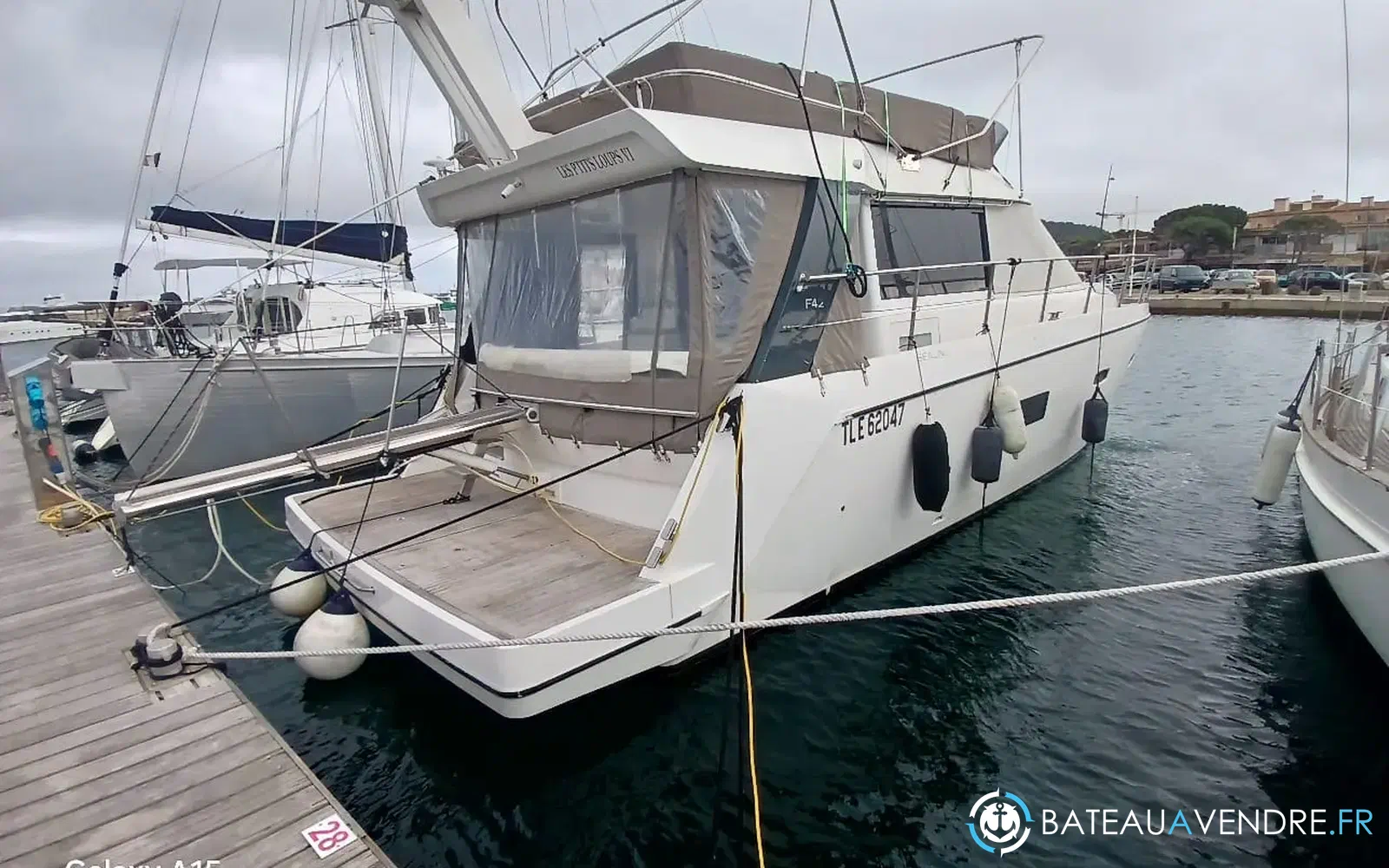 slider 1 Sealine F 42