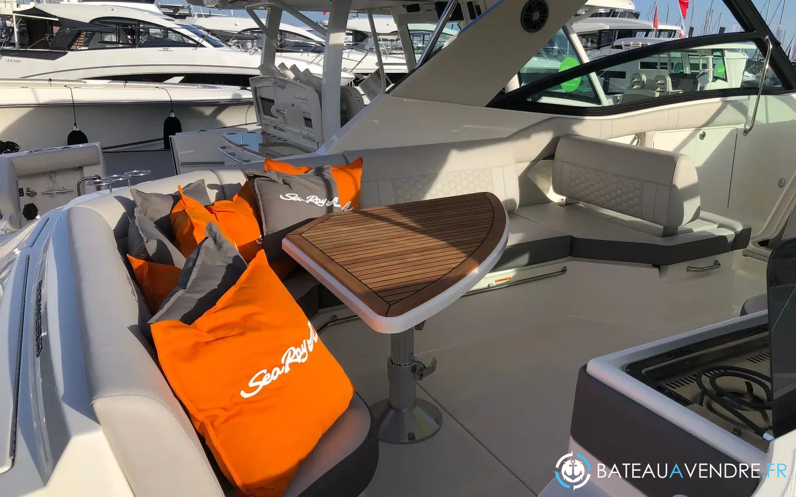 slider 5 Sea Ray 320 Sundancer