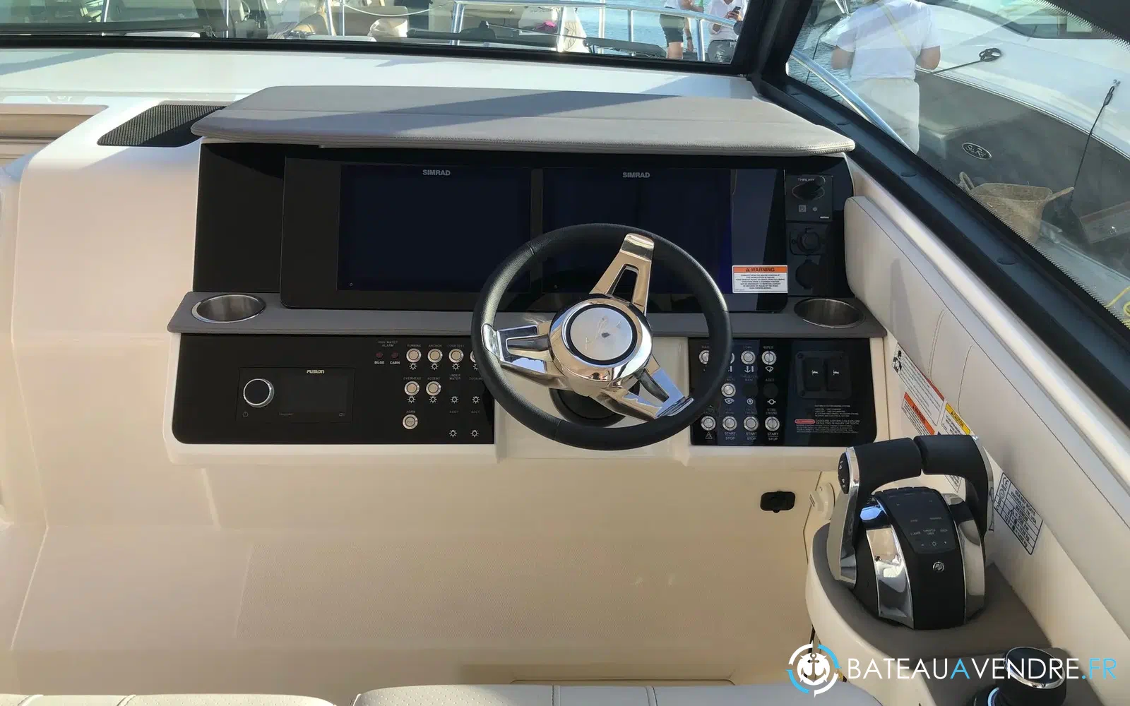 slider 8 Sea Ray 320 Sundancer