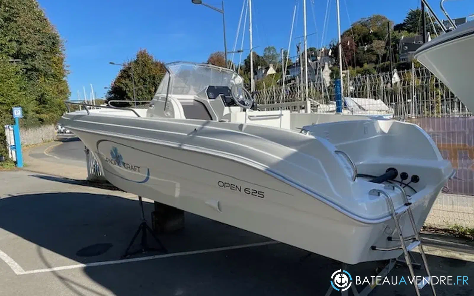 slider 0 Pacific Craft 625 Open