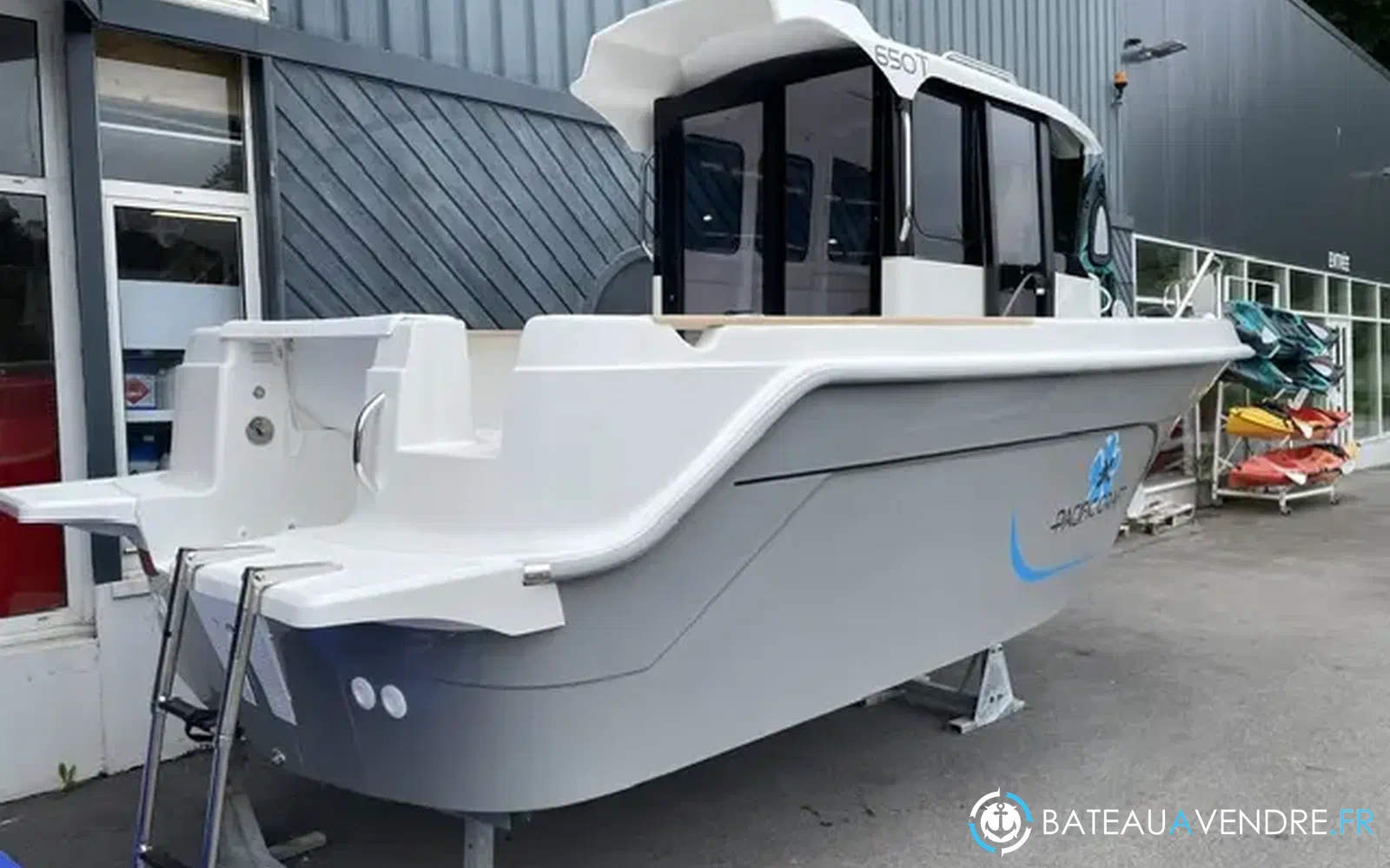 slider 3 Pacific Craft 650 TIMONIER