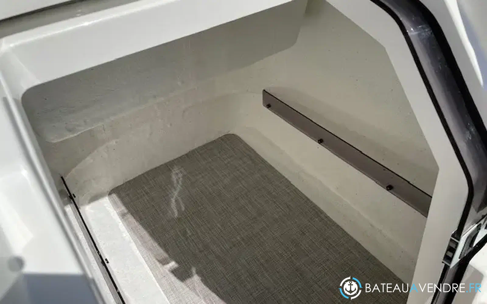 slider 9 Pacific Craft 670 Open