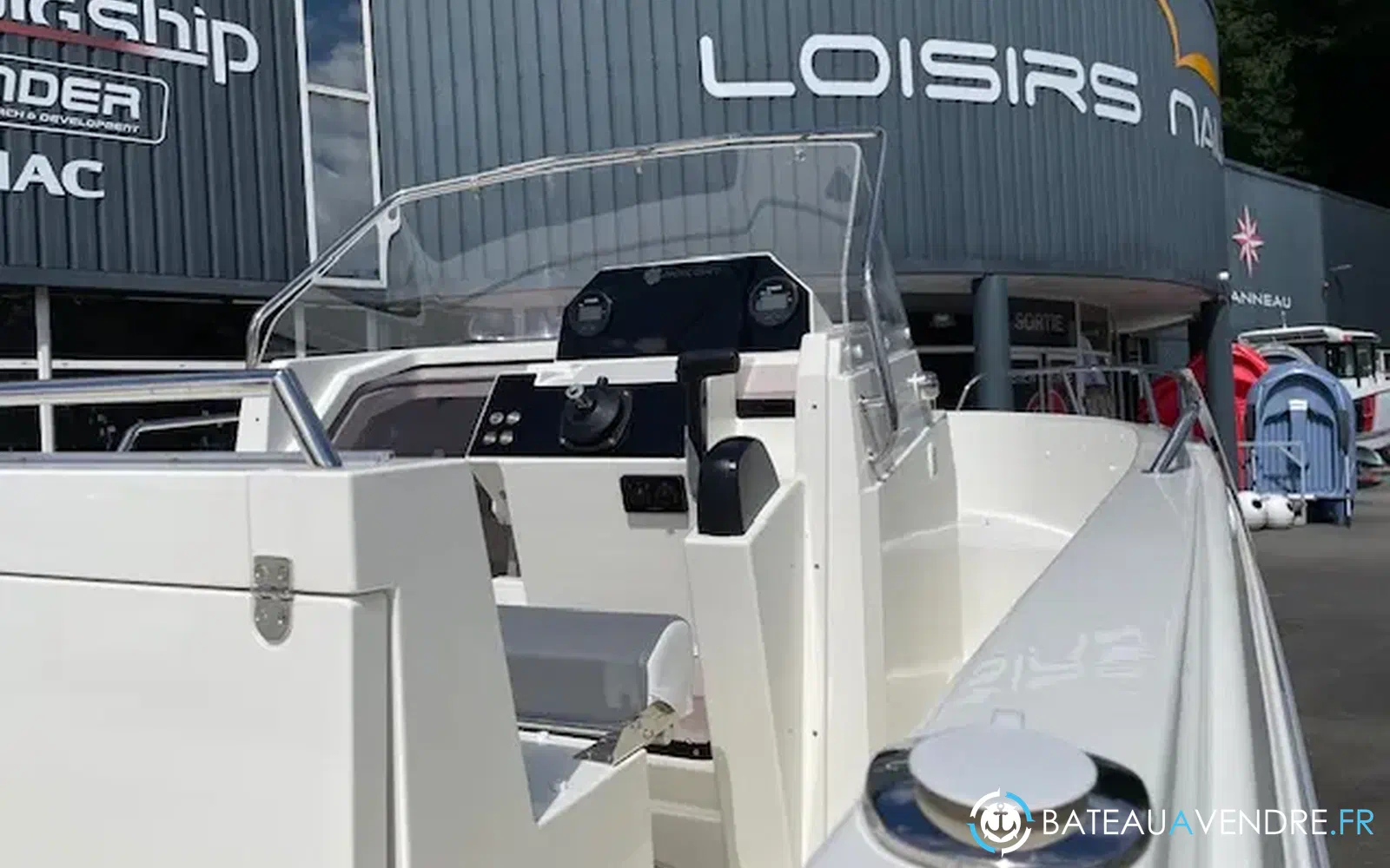 slider 3 Pacific Craft 670 Open