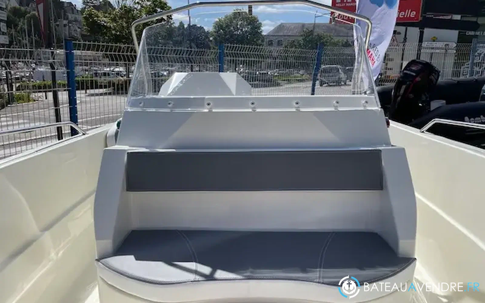 slider 7 Pacific Craft 670 Open