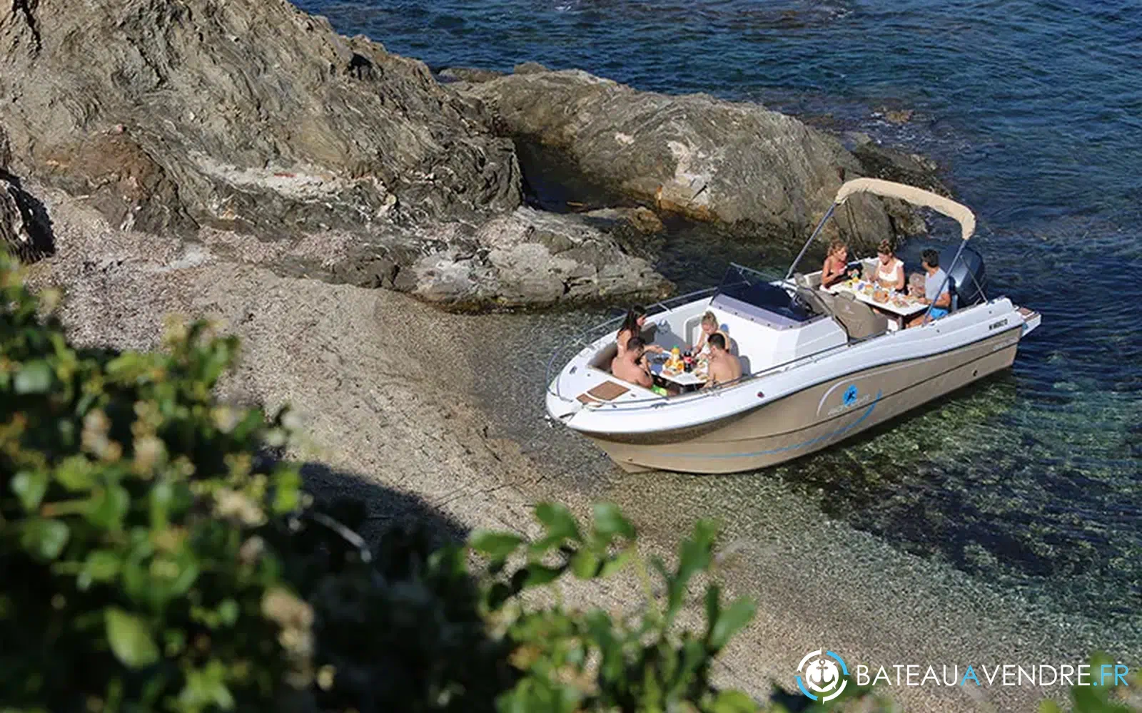 slider 1 Pacific Craft 750 Open