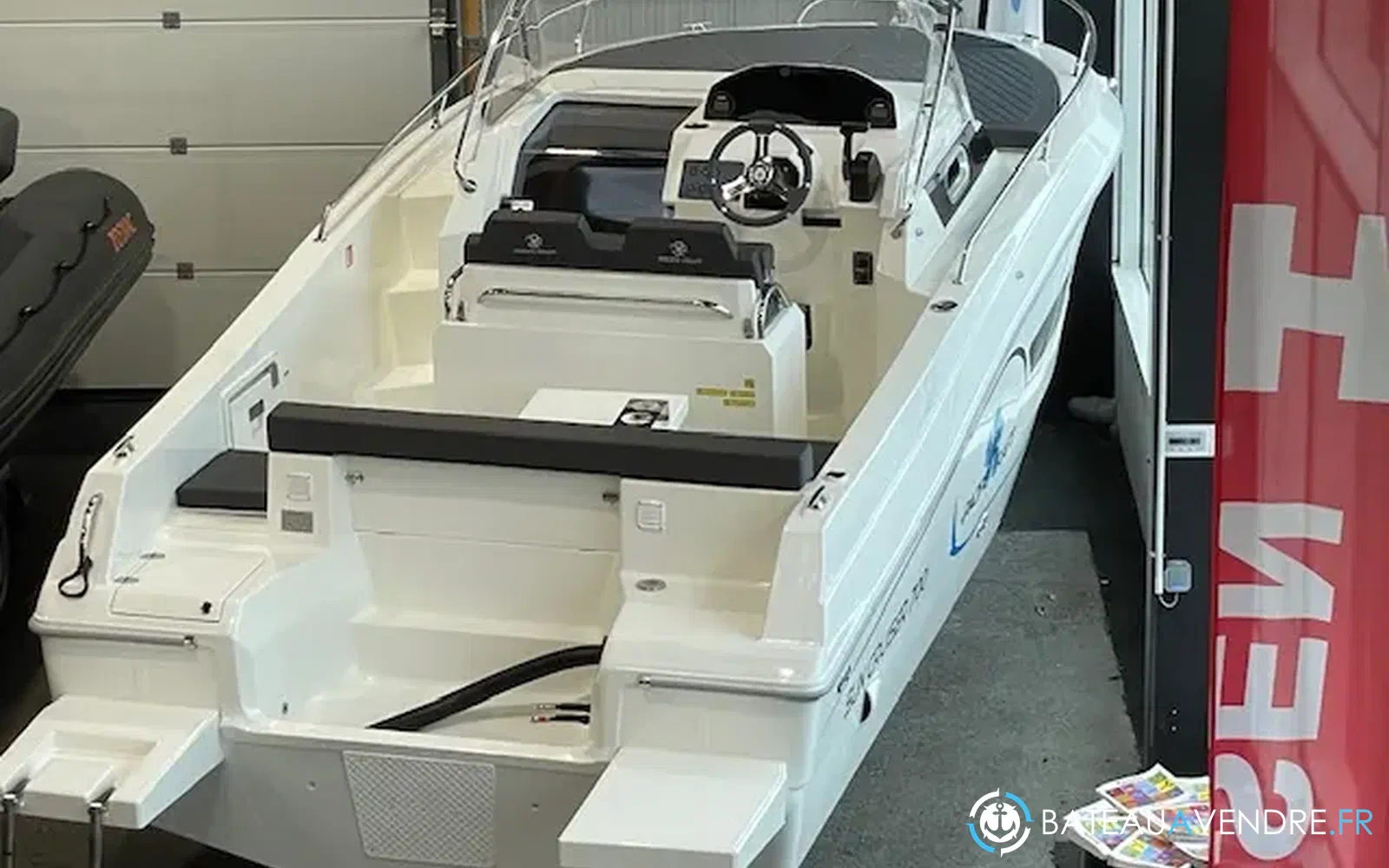 slider 3 Pacific Craft 700 SC
