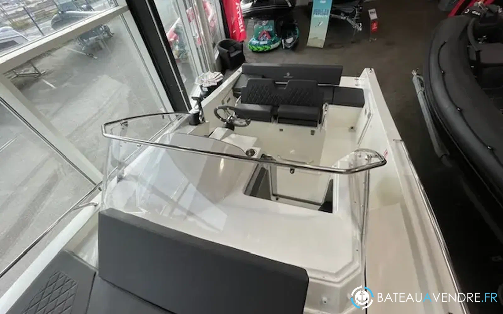 slider 6 Pacific Craft 700 SC