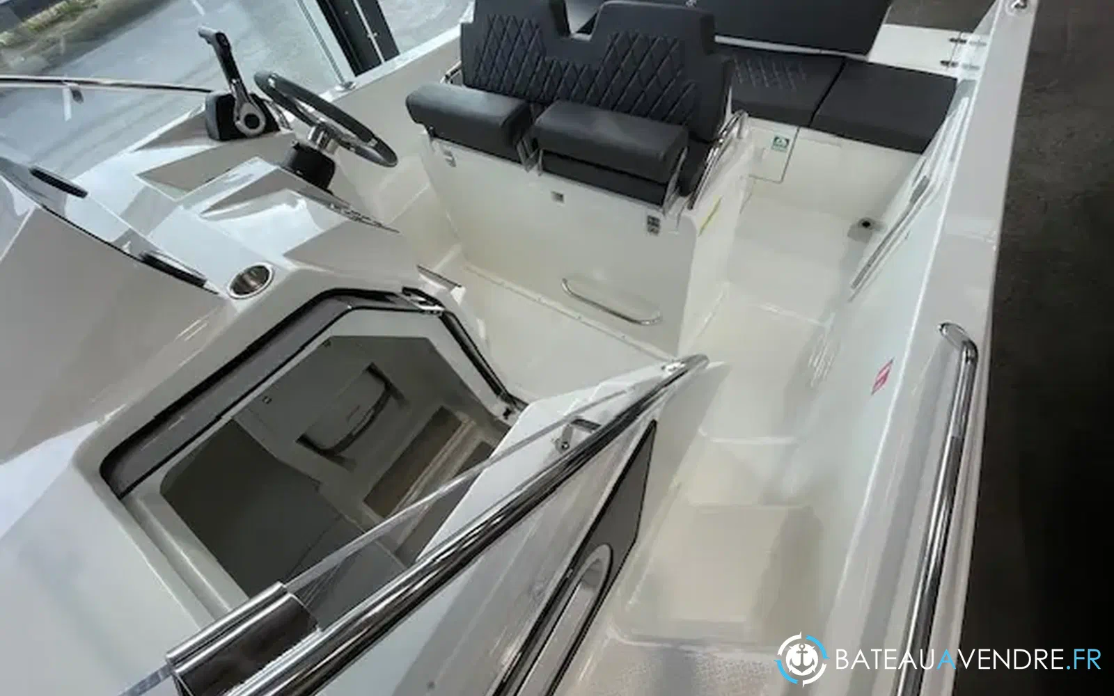 slider 8 Pacific Craft 700 SC