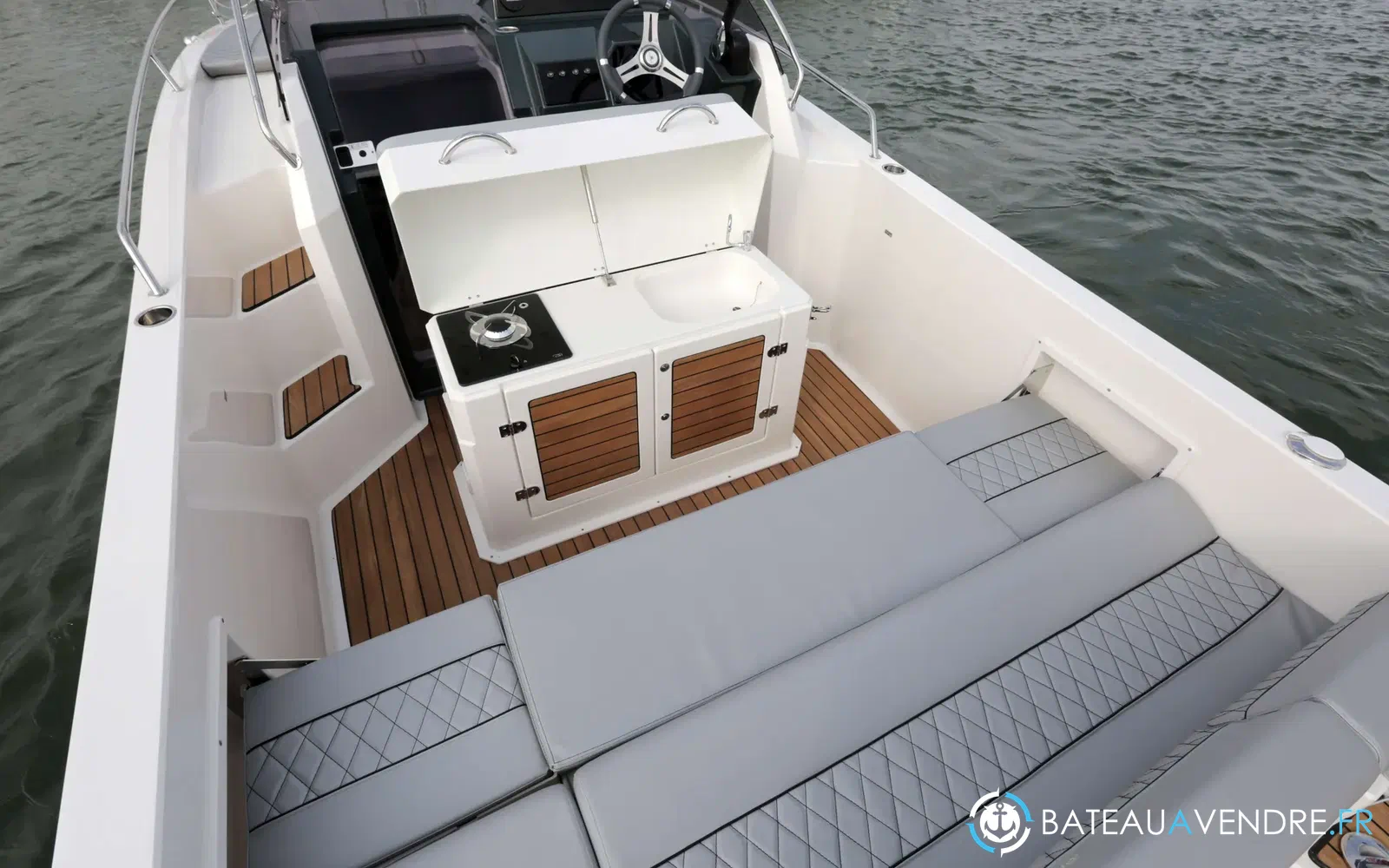 slider 1 Pacific Craft 750 SC