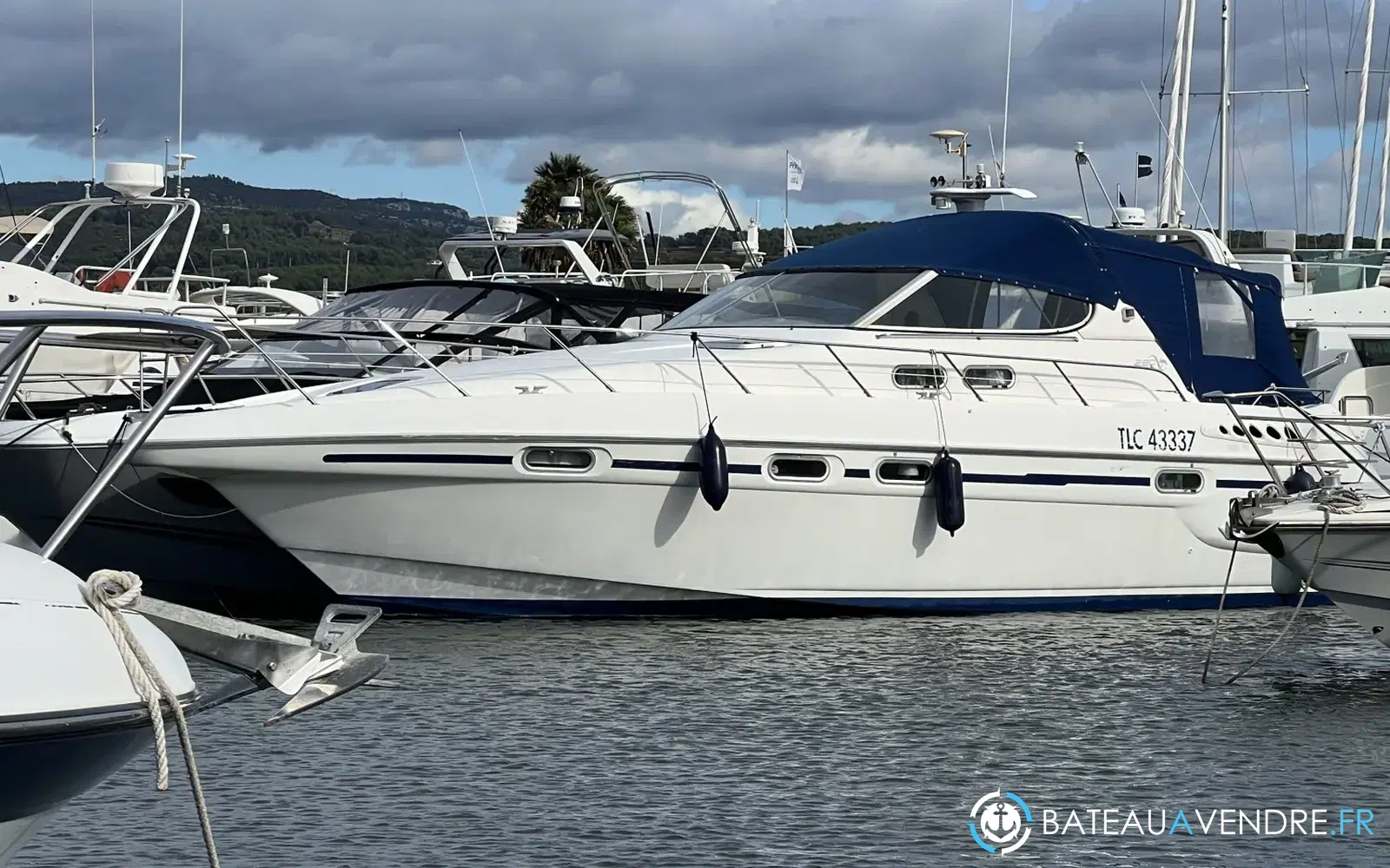 slider 3 Sealine Ambassador 380