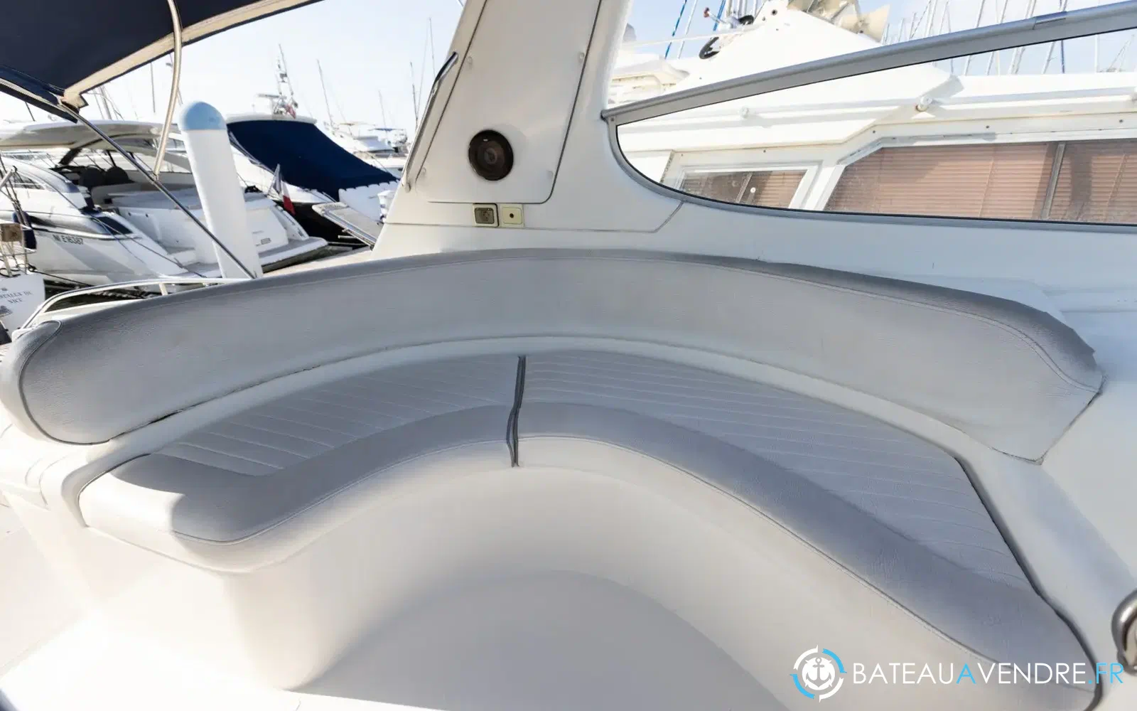 slider 12 Sealine Ambassador 380