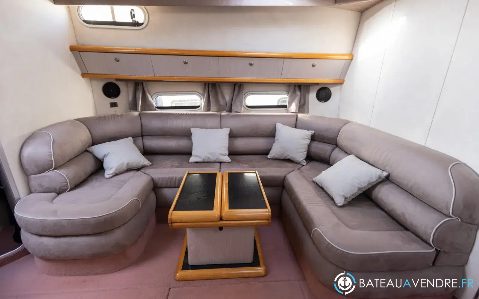 slider 21 Sealine Ambassador 380