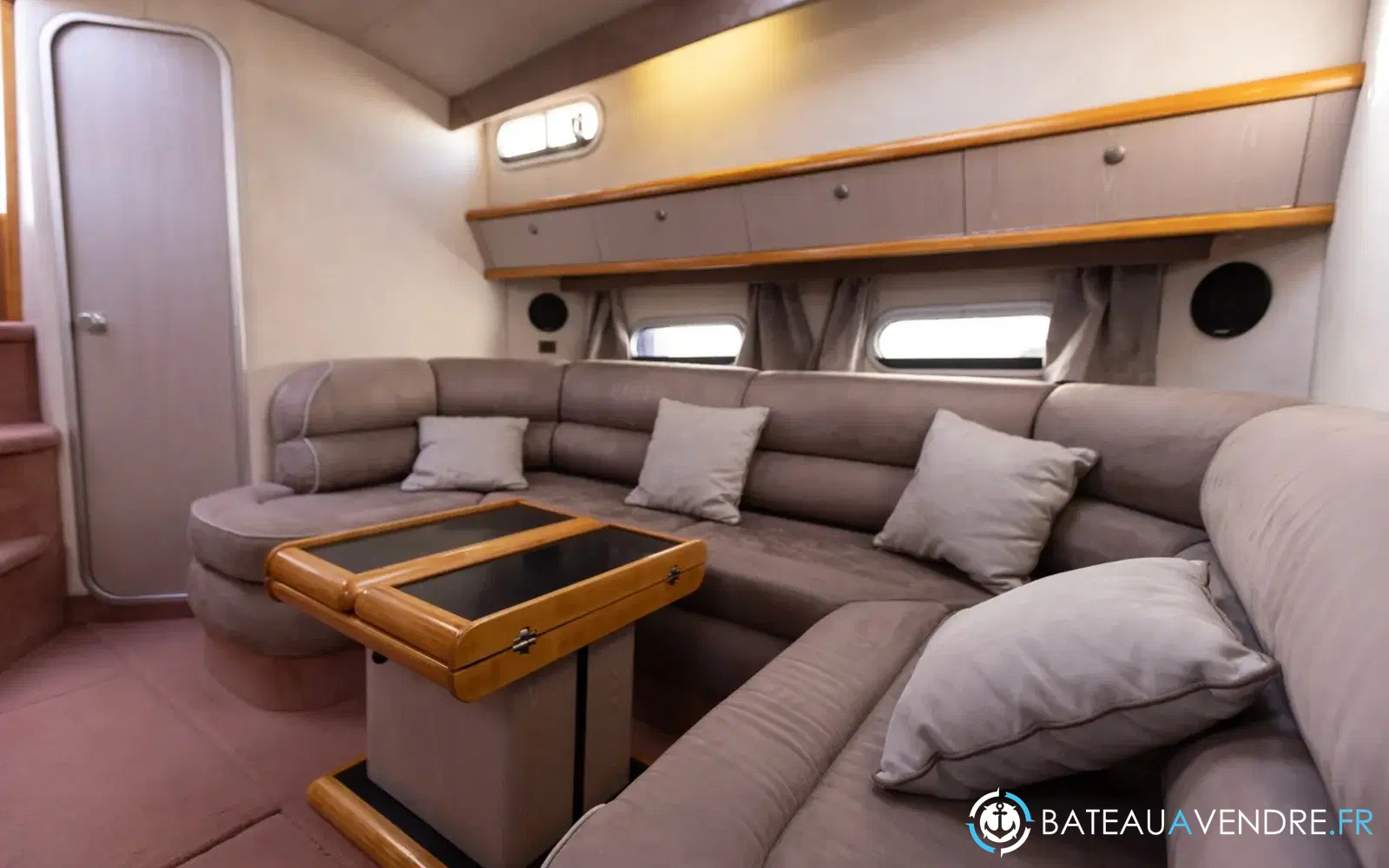 slider 24 Sealine Ambassador 380