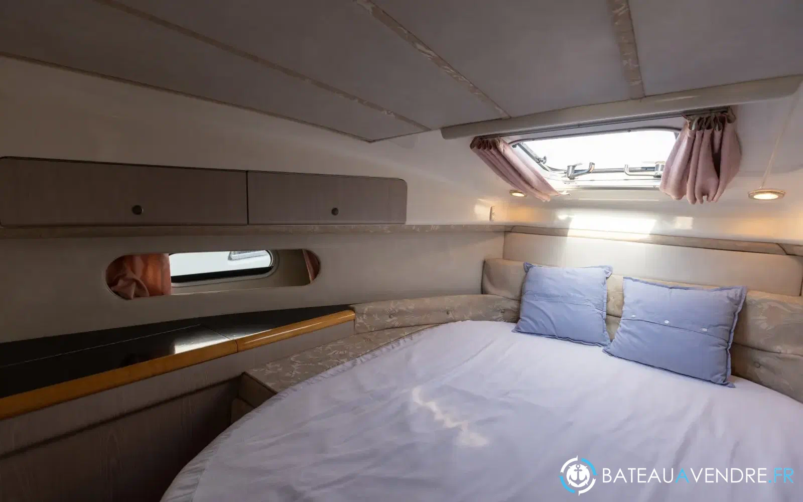 slider 26 Sealine Ambassador 380