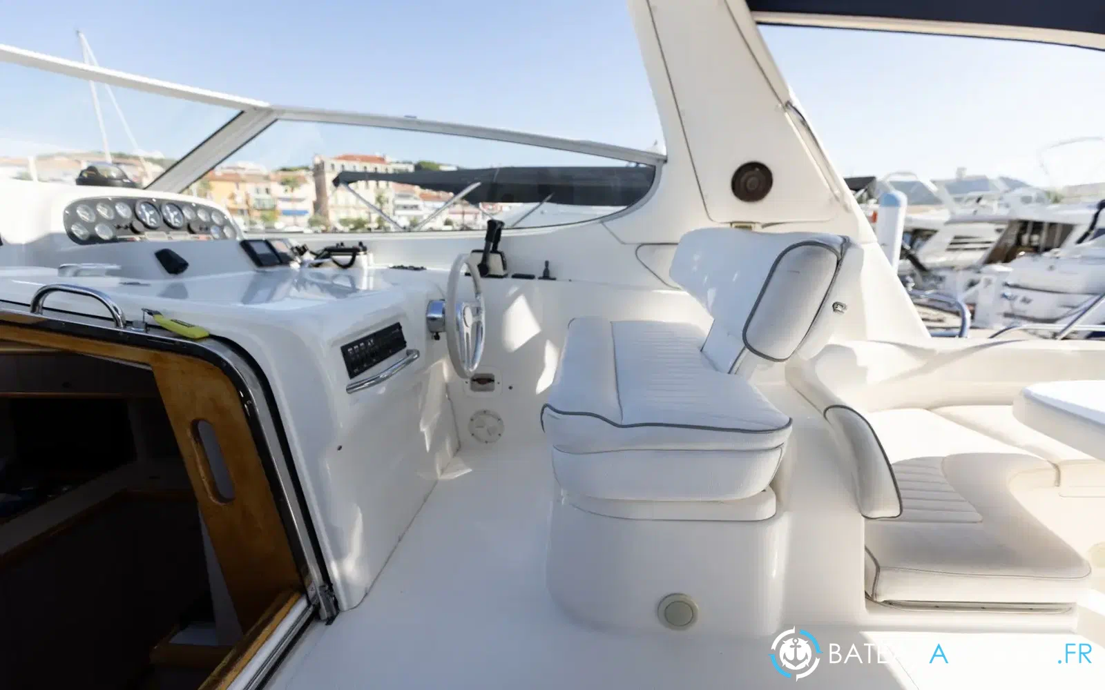 slider 6 Sealine Ambassador 380