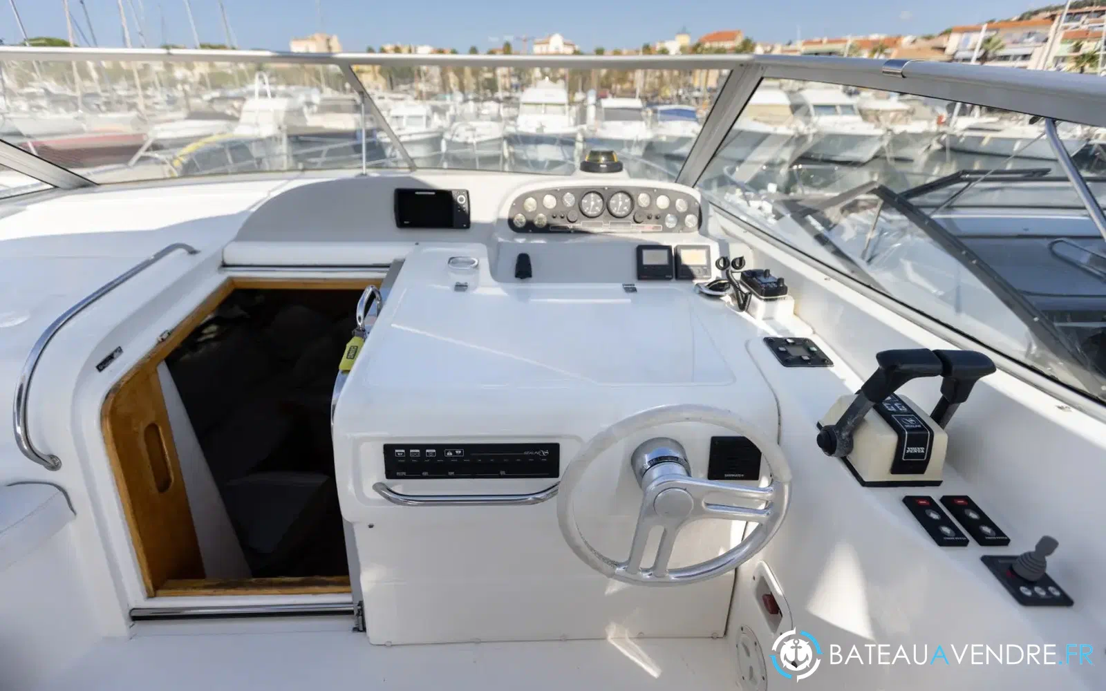 slider 9 Sealine Ambassador 380