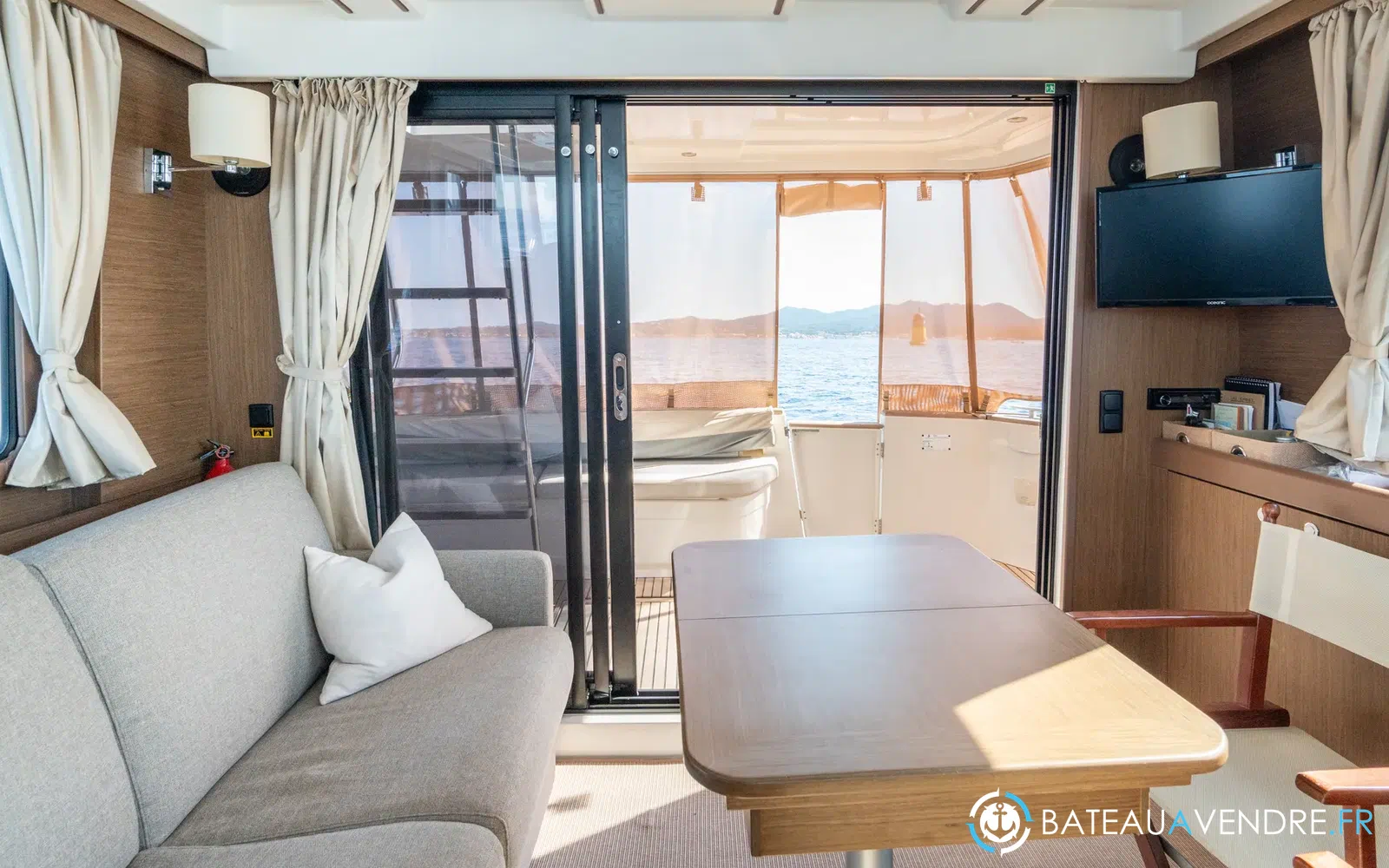 slider 15 Beneteau Swift Trawler 34 Fly