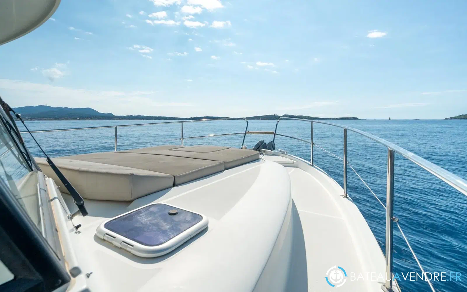 slider 6 Beneteau Swift Trawler 34 Fly