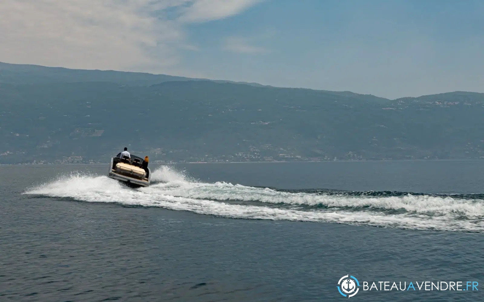 slider 9 Macan Boats 28 Sport