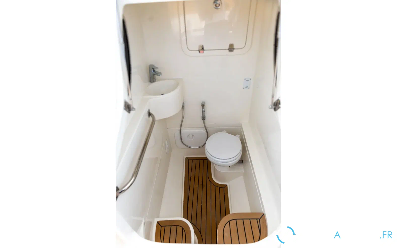 slider 14 Espadon 800 Beluga