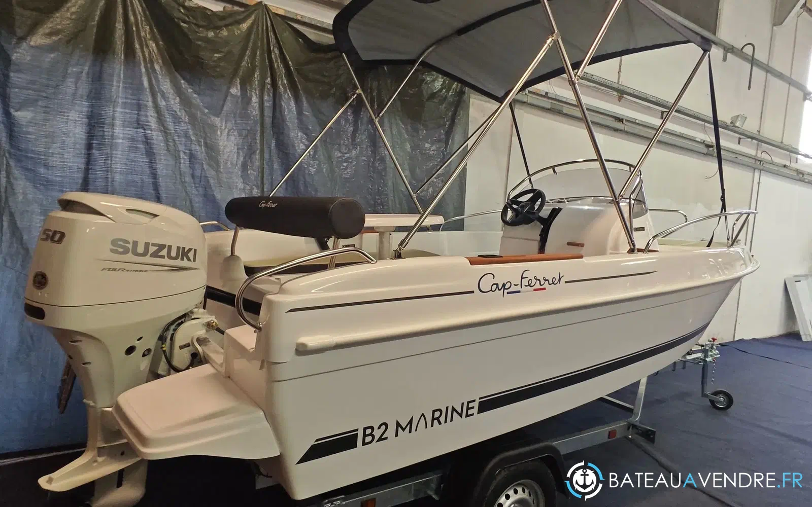 slider 1 B2 Marine 472 Open