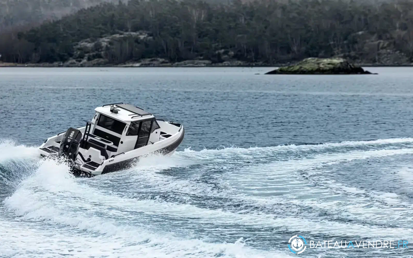 slider 8 Iron Boats 907 Coupe