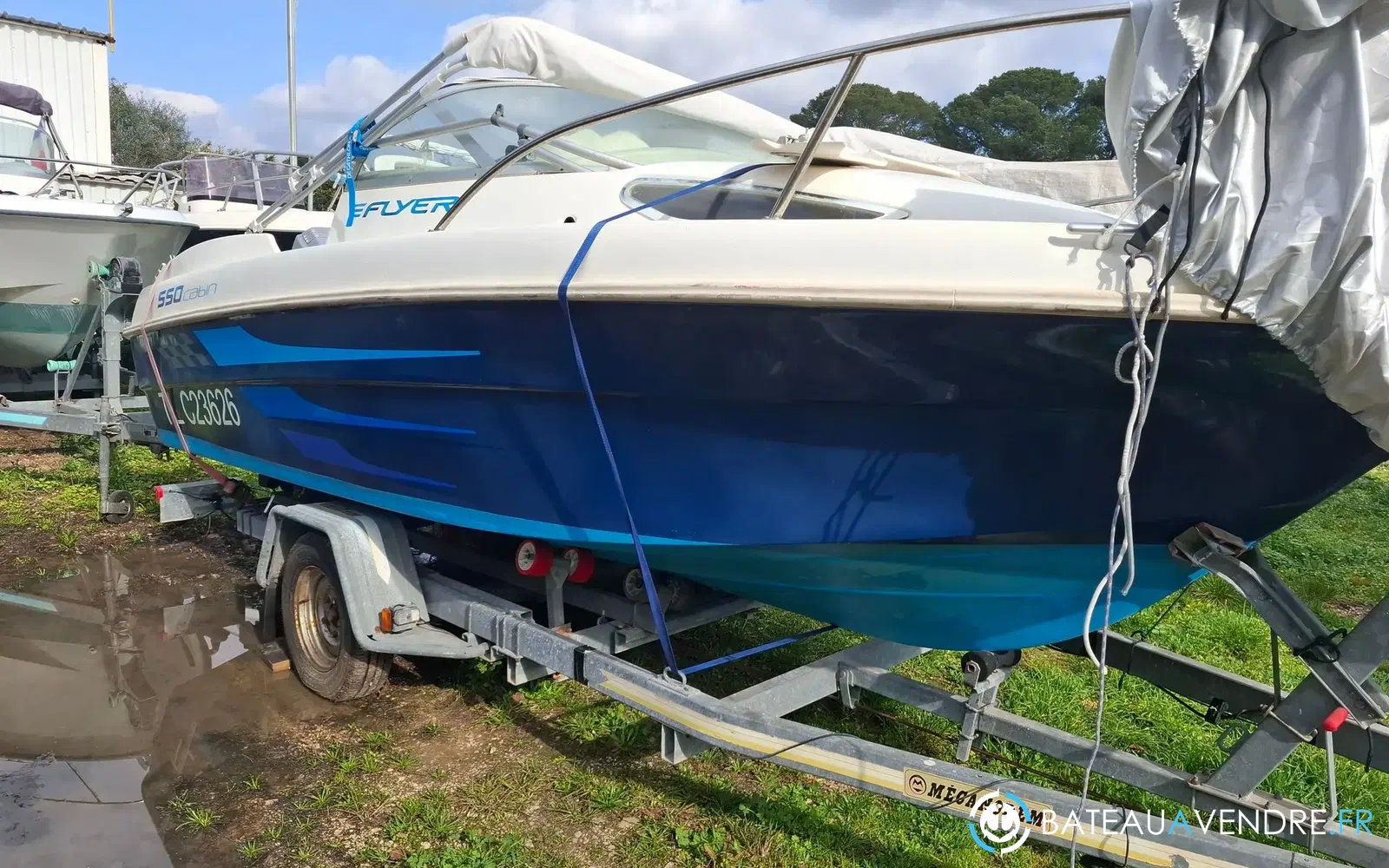 slider 1 Beneteau Flyer 550 Cabine
