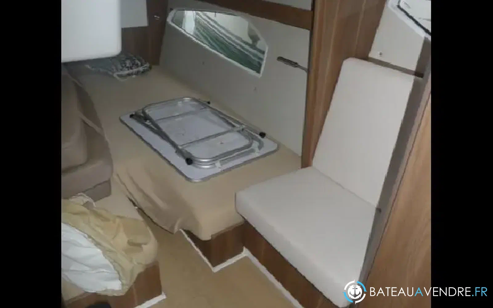 slider 19 Sealine C330
