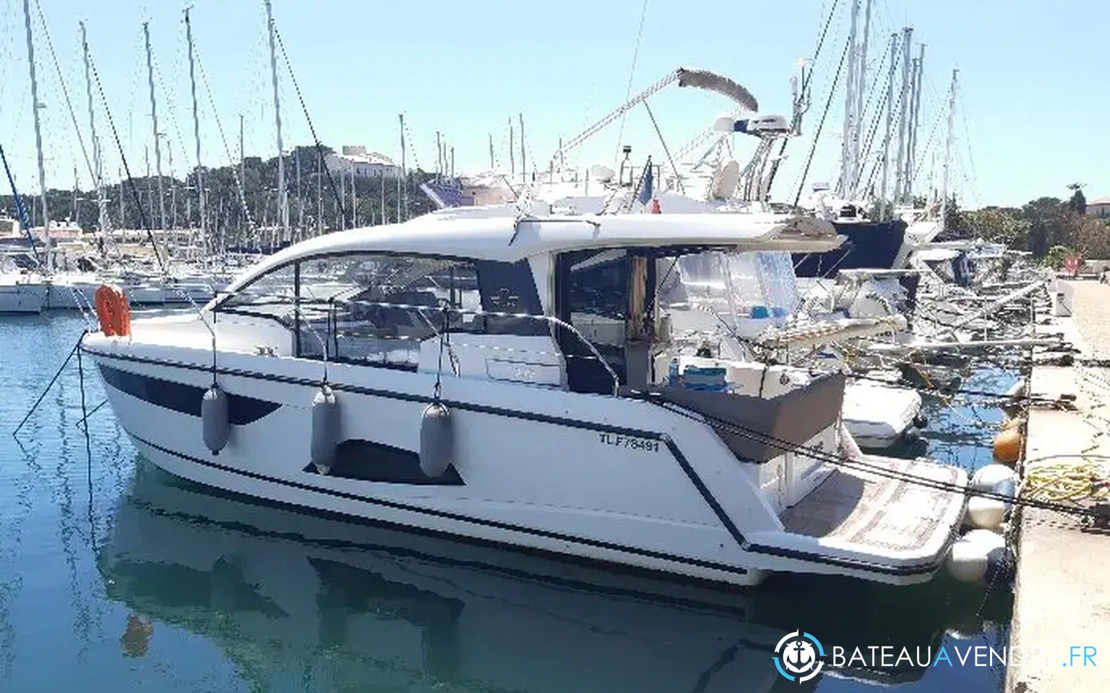 slider 4 Sealine C330