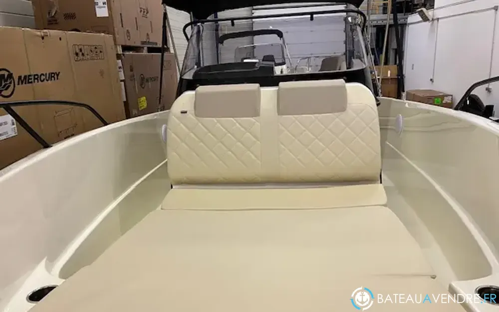 Quicksilver Activ 705 open  photo 3