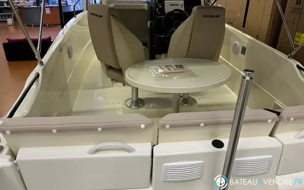 Quicksilver Activ 705 open  photo 5