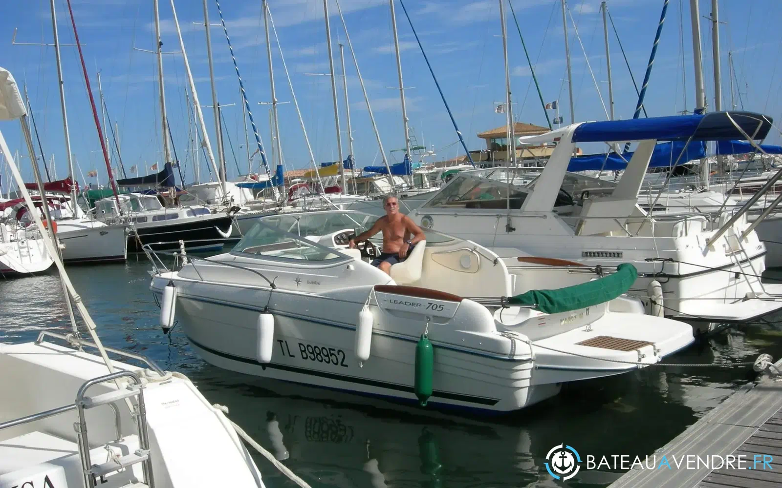 slider 1 Jeanneau Leader 705