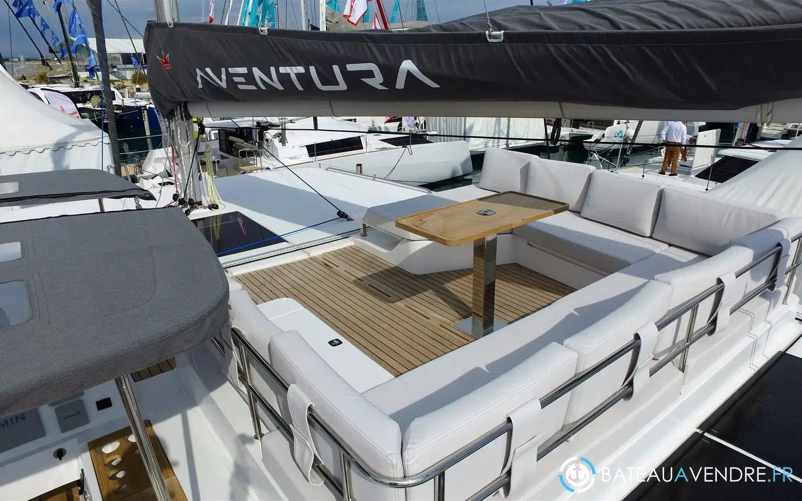 slider 11 Aventura Yacht Indigo Yacht 45