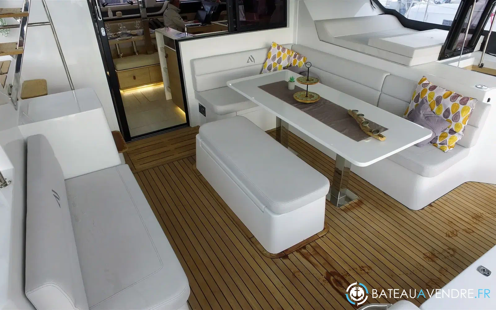 slider 12 Aventura Yacht Indigo Yacht 45