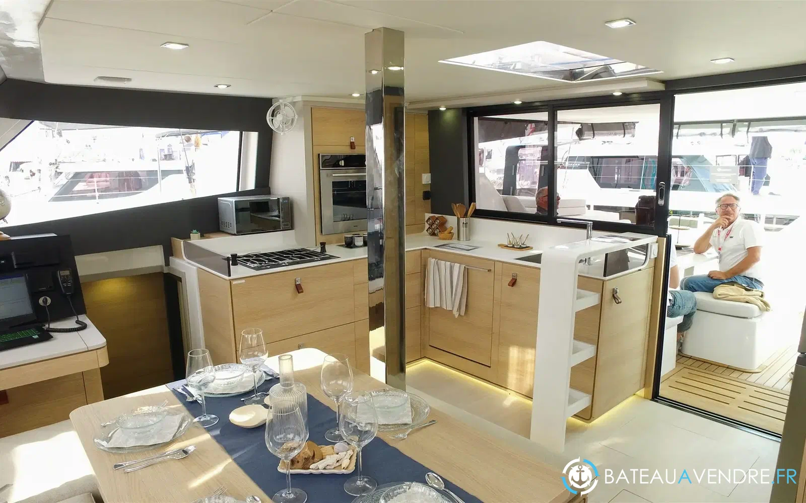 slider 14 Aventura Yacht Indigo Yacht 45
