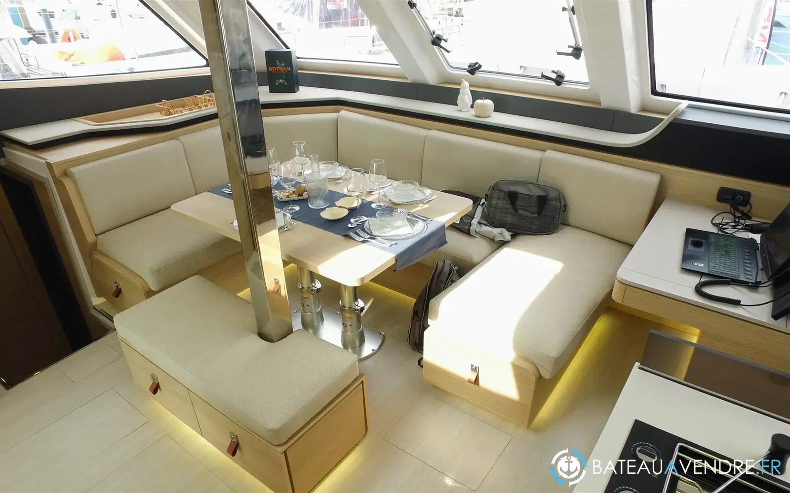 slider 15 Aventura Yacht Indigo Yacht 45