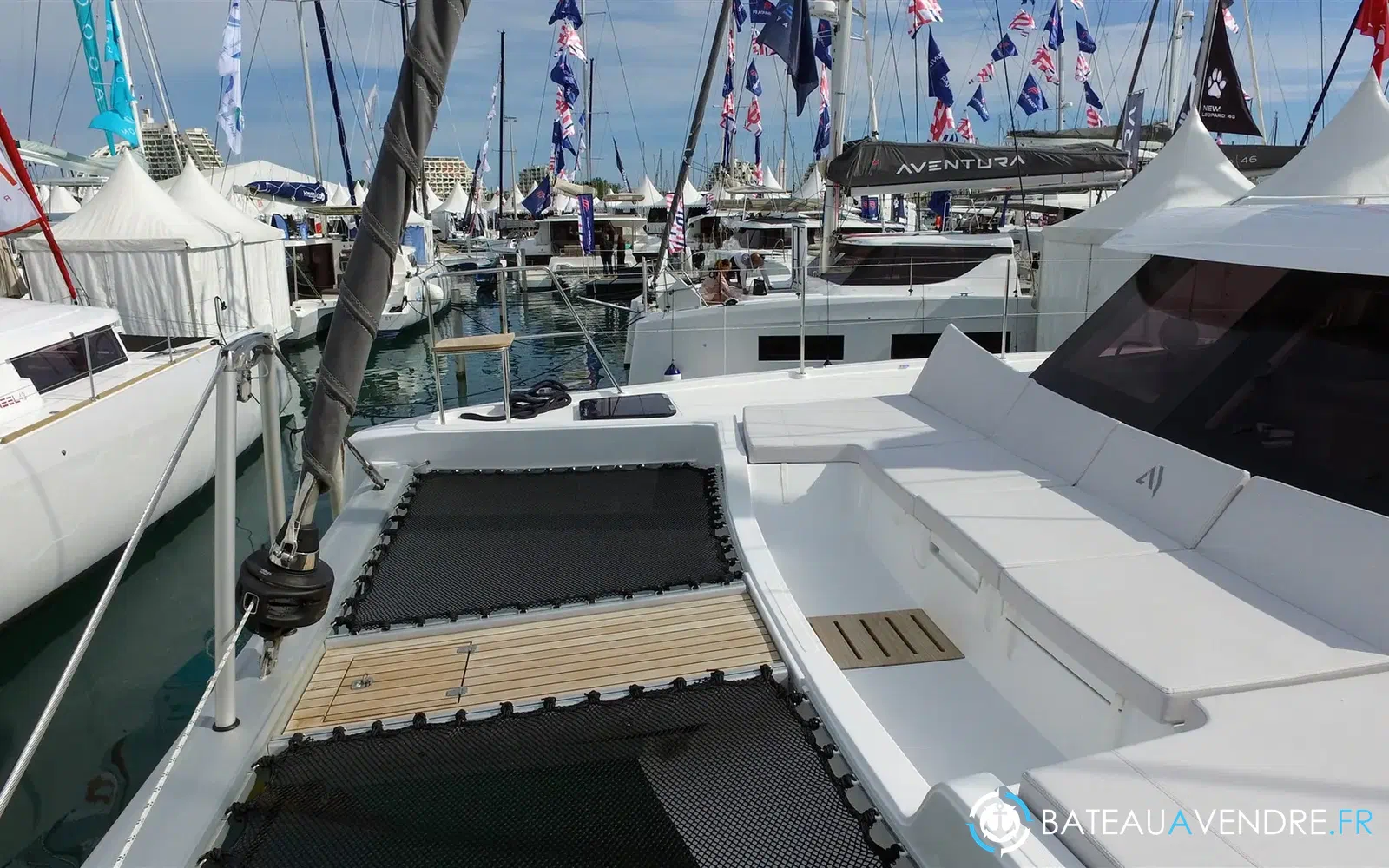 slider 7 Aventura Yacht Indigo Yacht 45