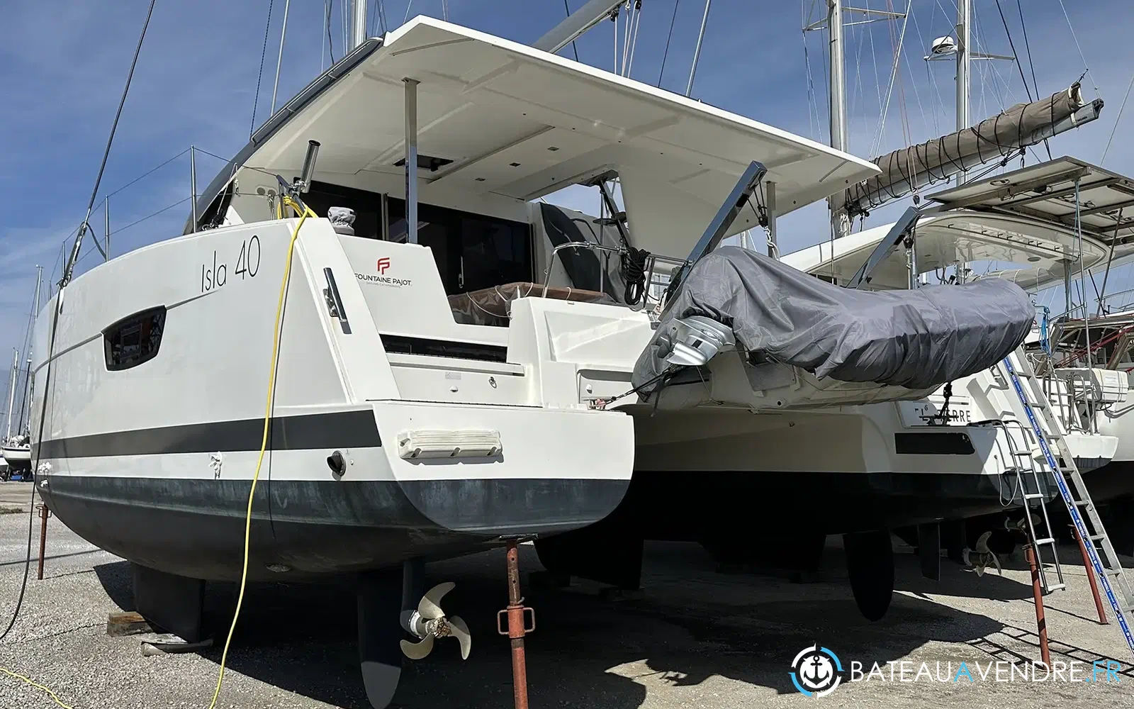 slider 11 Fountaine Pajot Isla 40