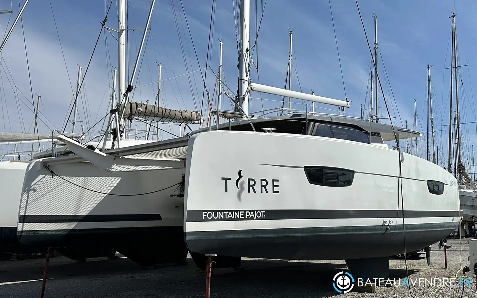 slider 12 Fountaine Pajot Isla 40