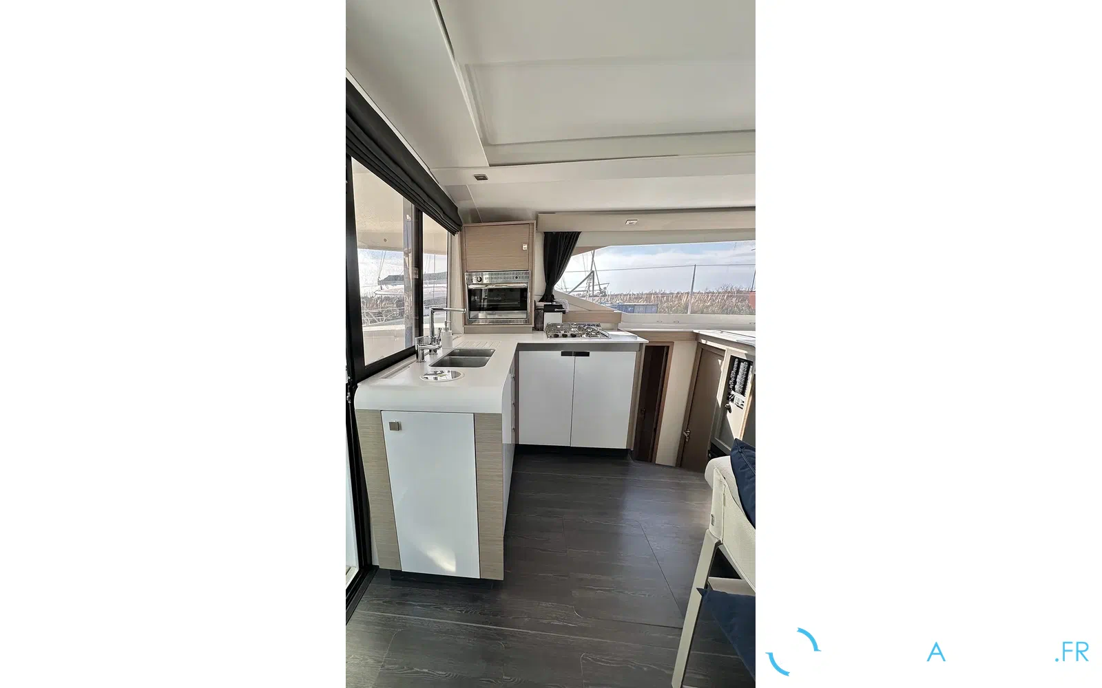 slider 13 Fountaine Pajot Isla 40